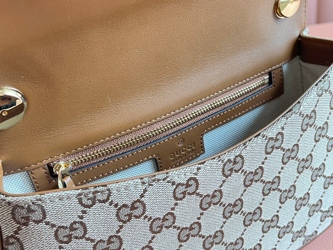 LUXR156