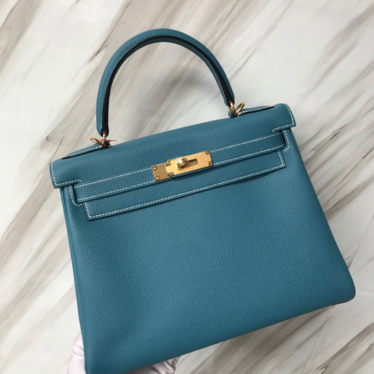 LUXR131