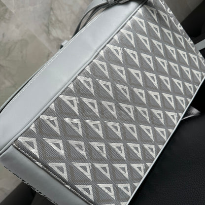 LUXR112