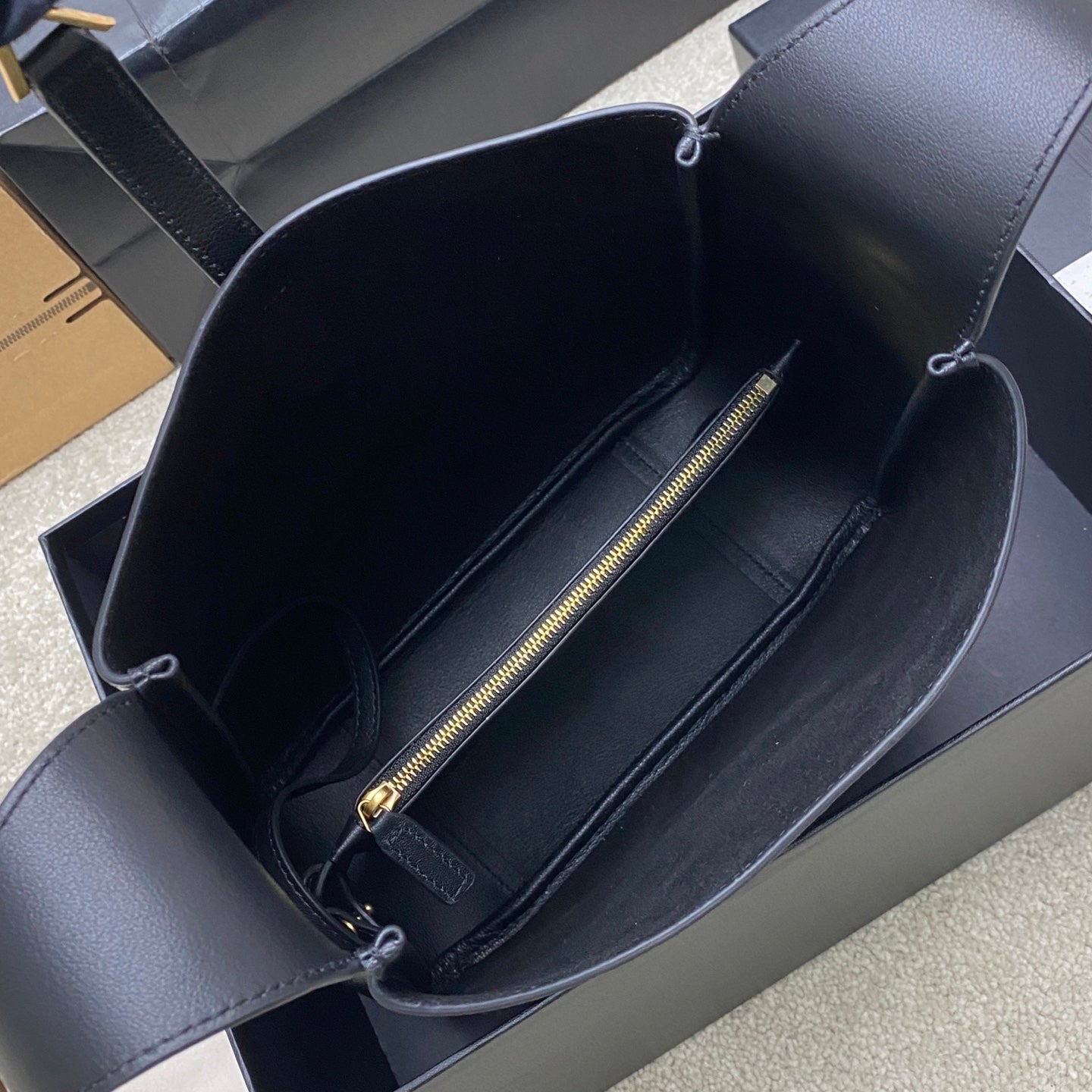 LUXR172