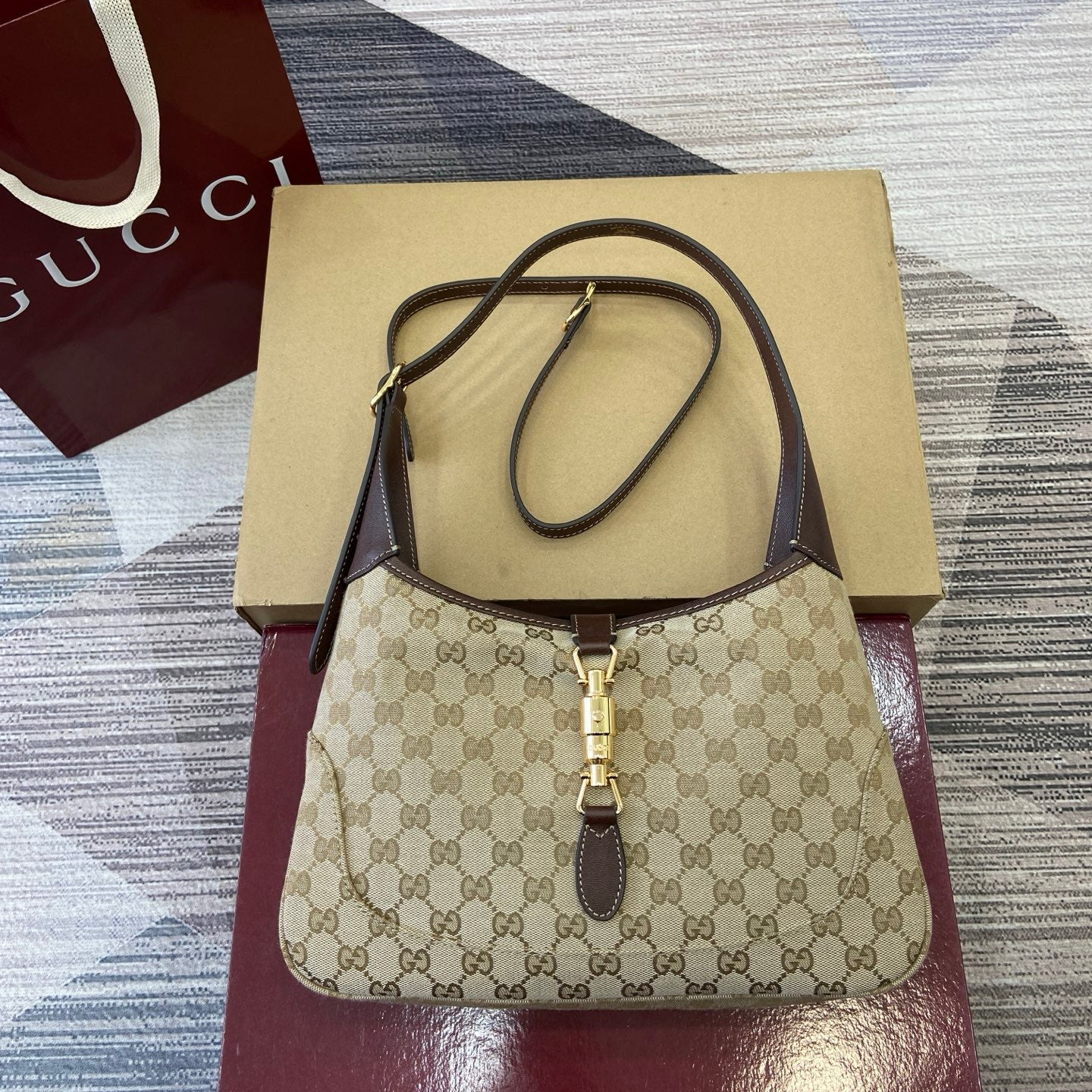 LUXR160
