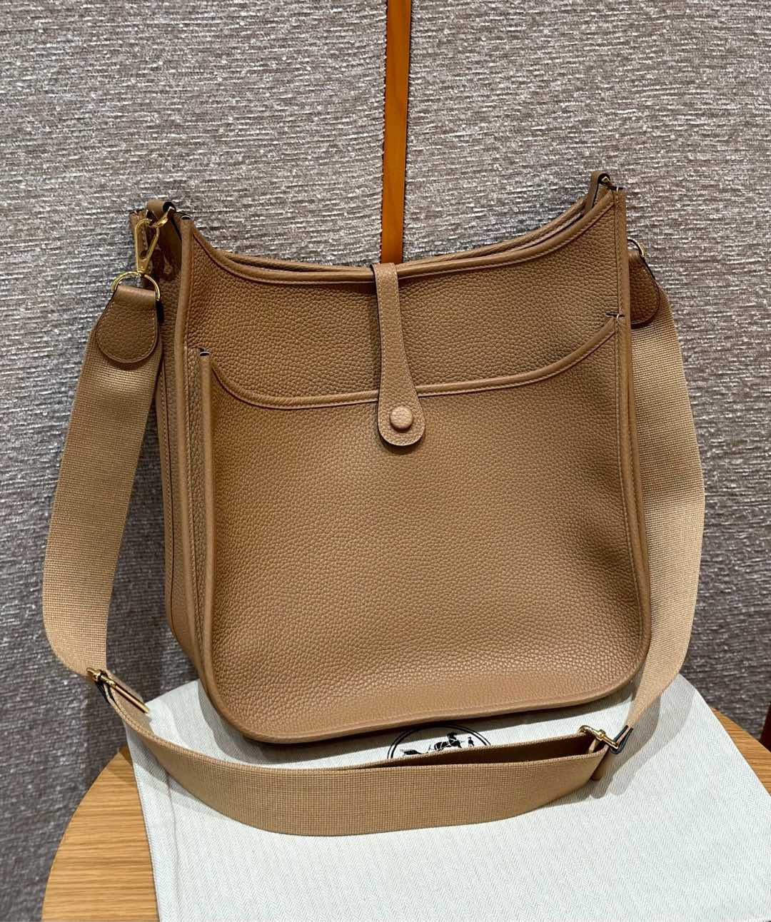 LUXR120