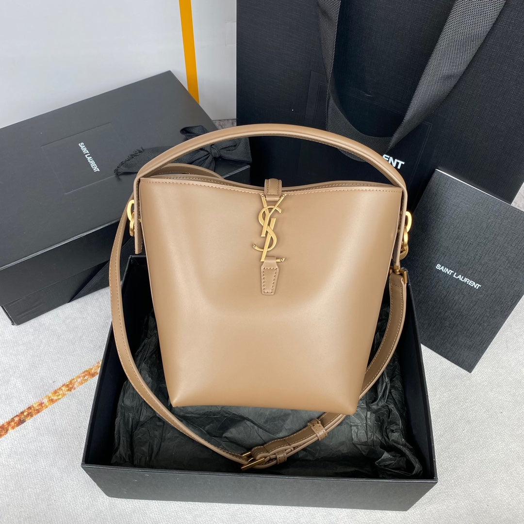 LUXR183