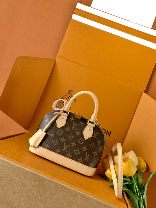 LUXR23