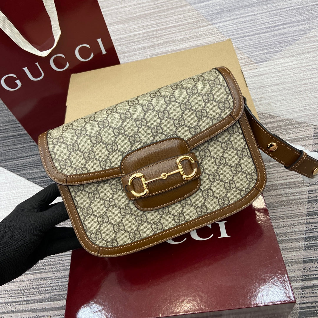 LUXR153