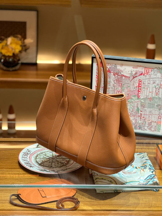 LUXR123