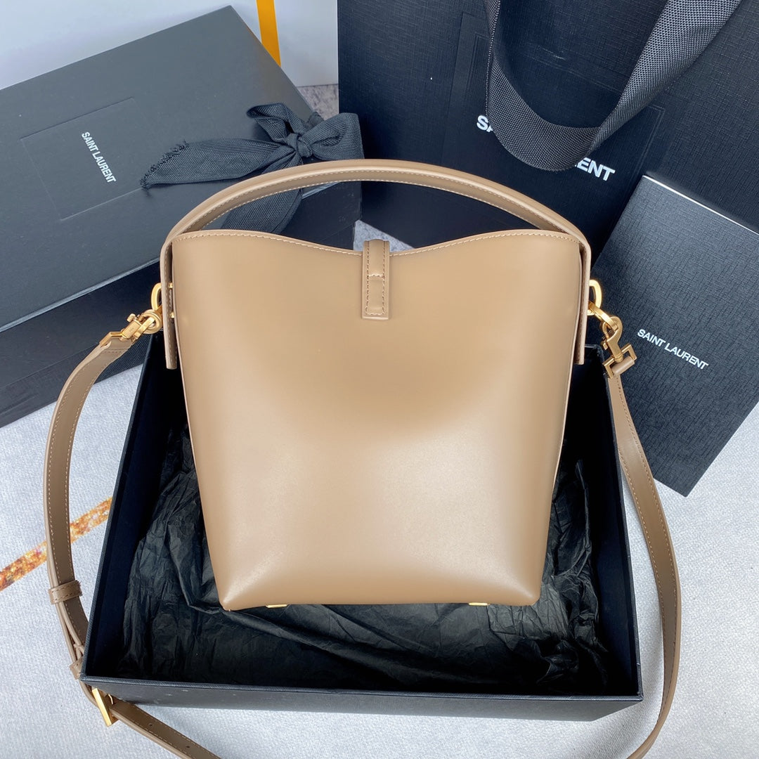 LUXR183