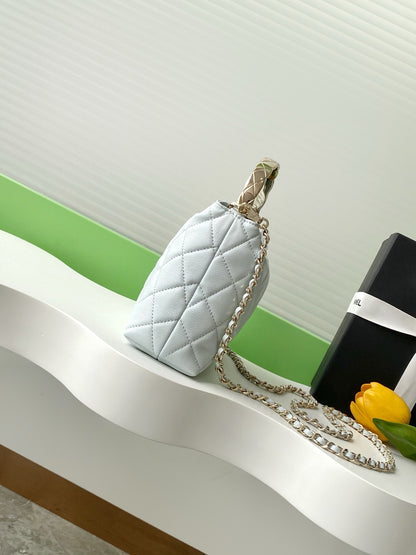 LUXR217