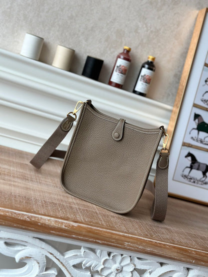 LUXR124