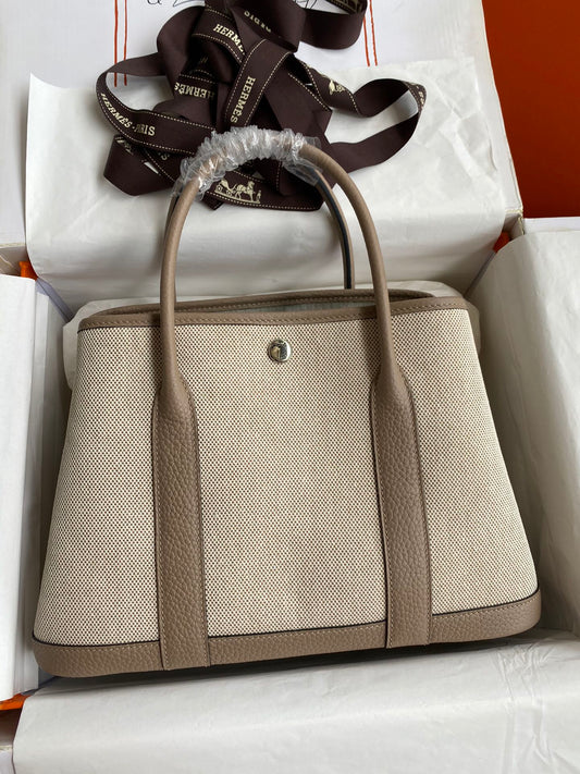 LUXR135
