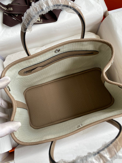 LUXR135