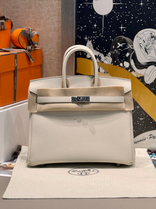 LUXR126