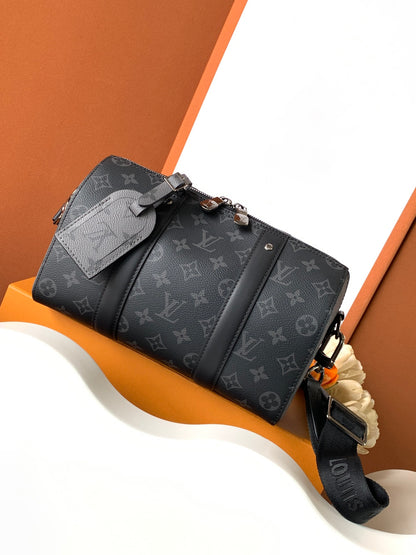 LUXR16