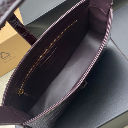 LUXR176