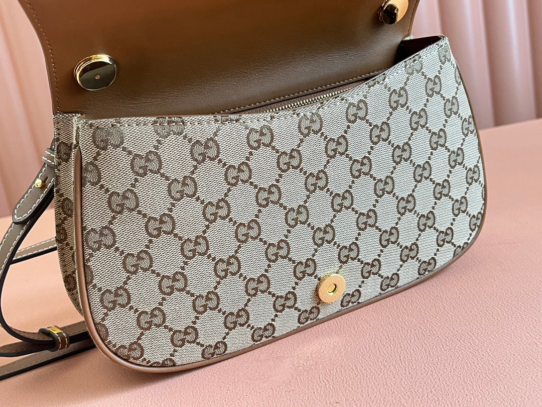 LUXR156