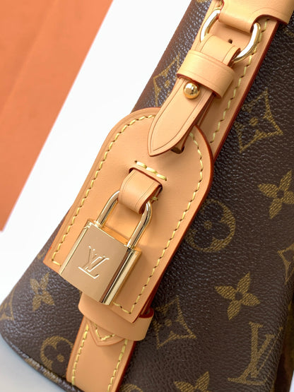 LUXR12