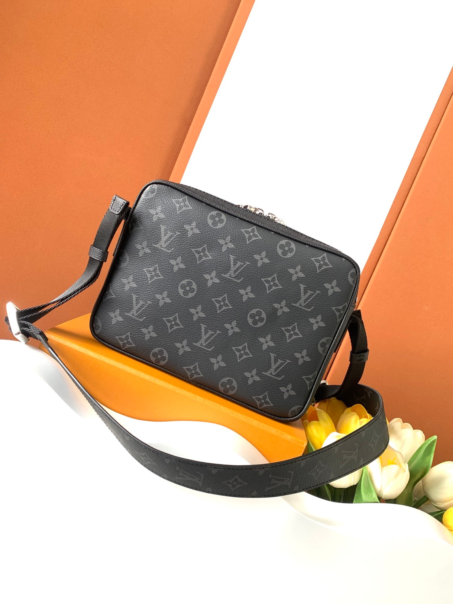 LUXR17