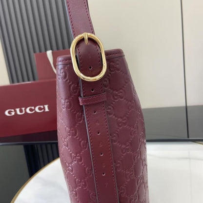 LUXR157