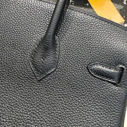 LUXR127