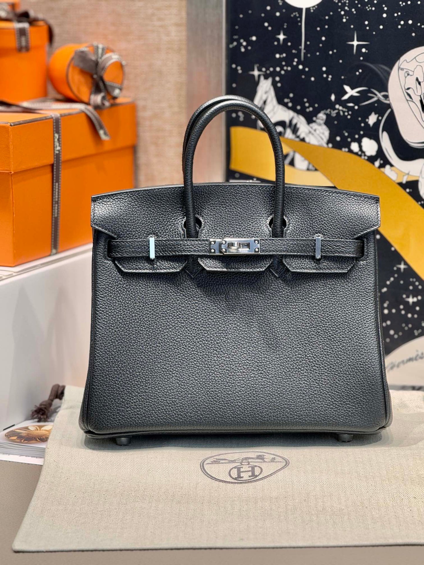 LUXR127