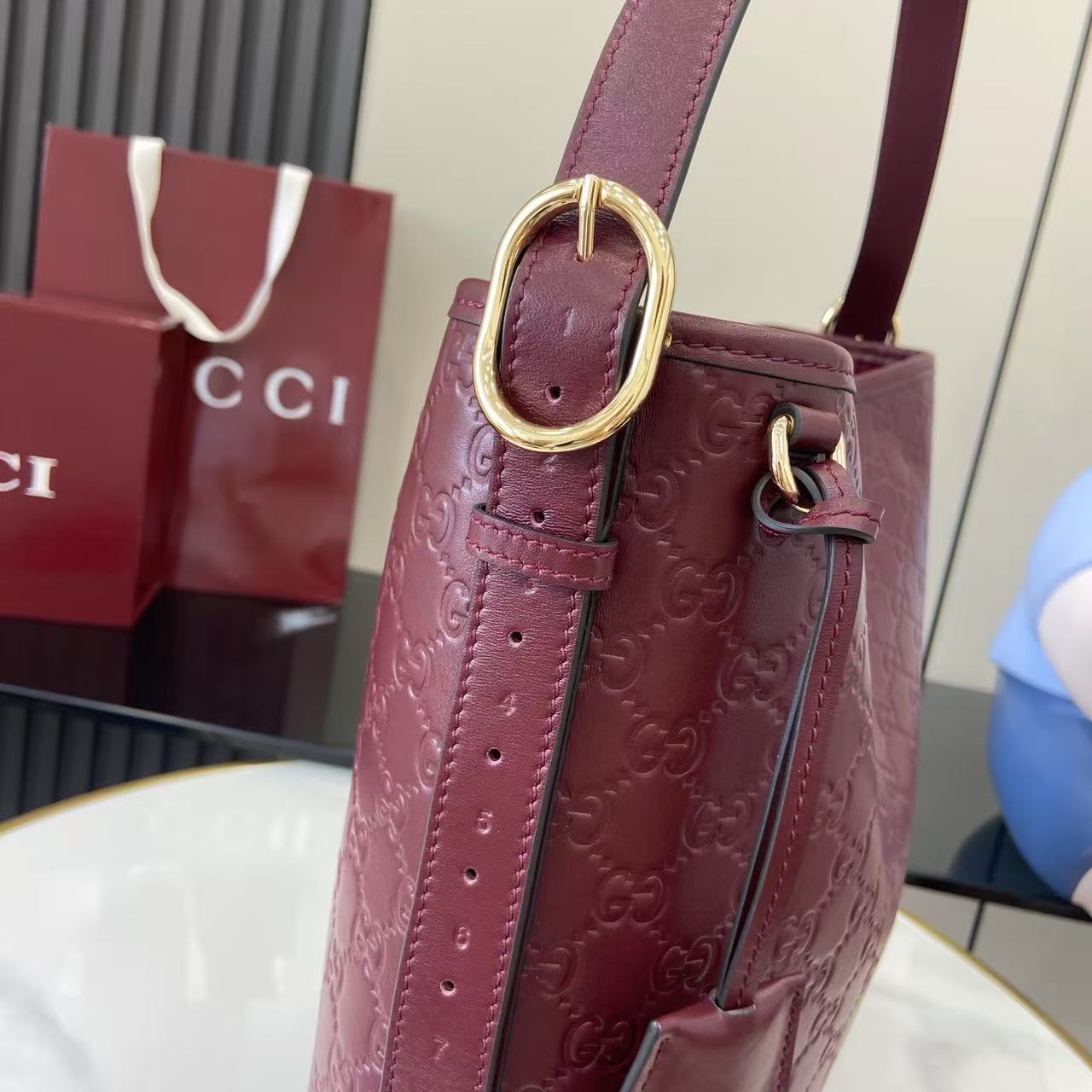 LUXR157