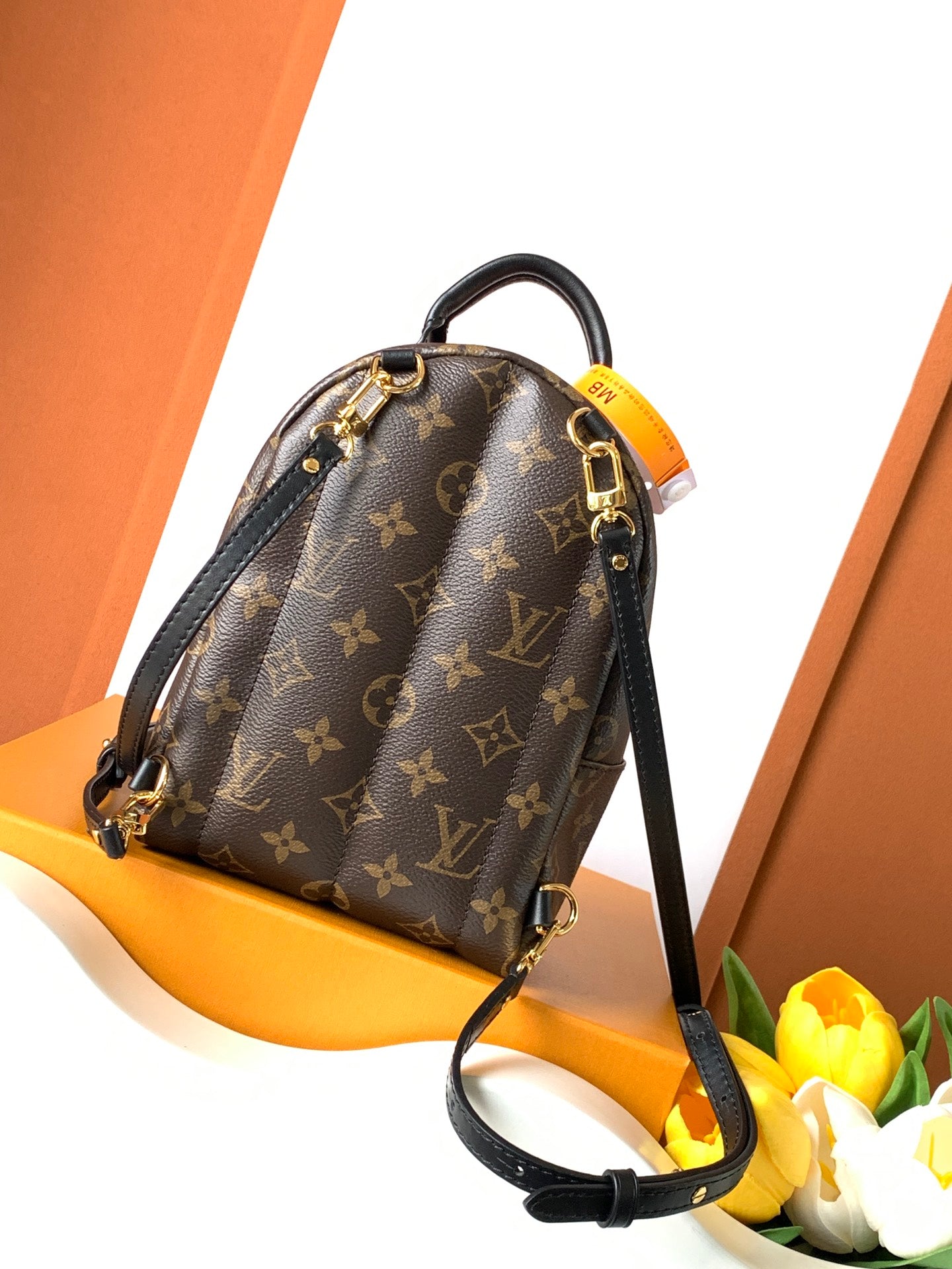 LUXR18