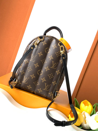 LUXR18