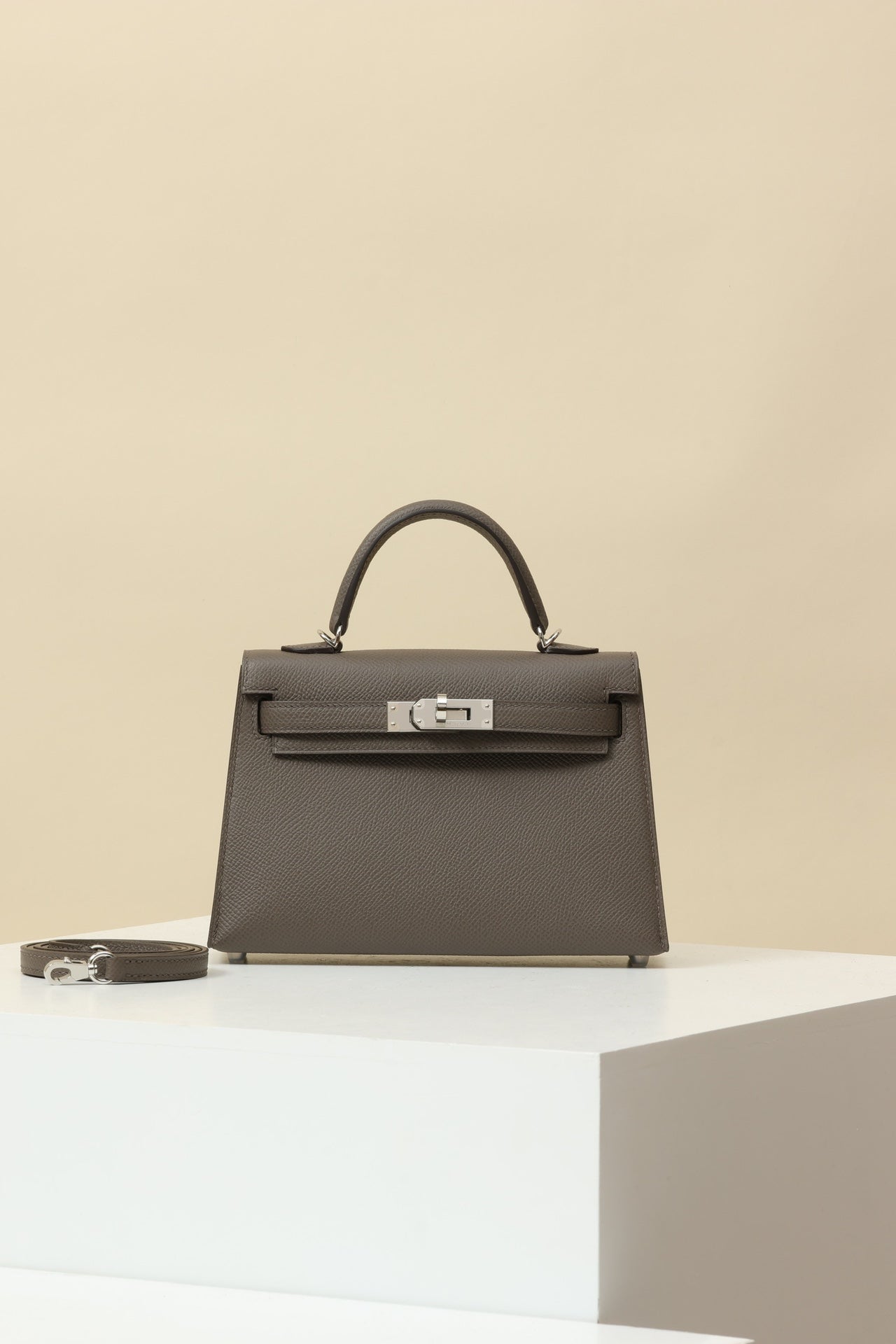 LUXR139