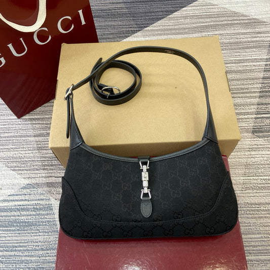 LUXR159