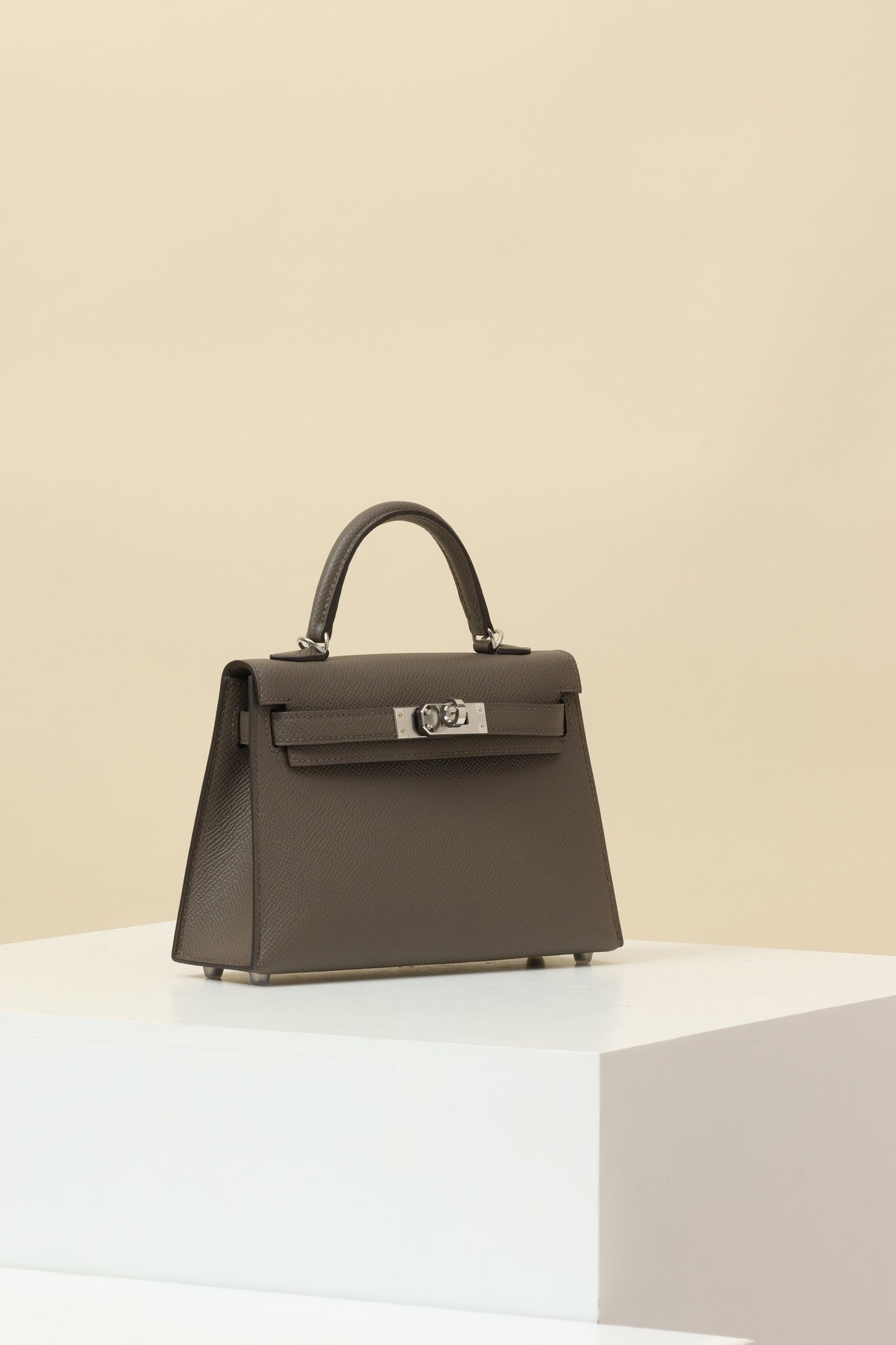 LUXR139