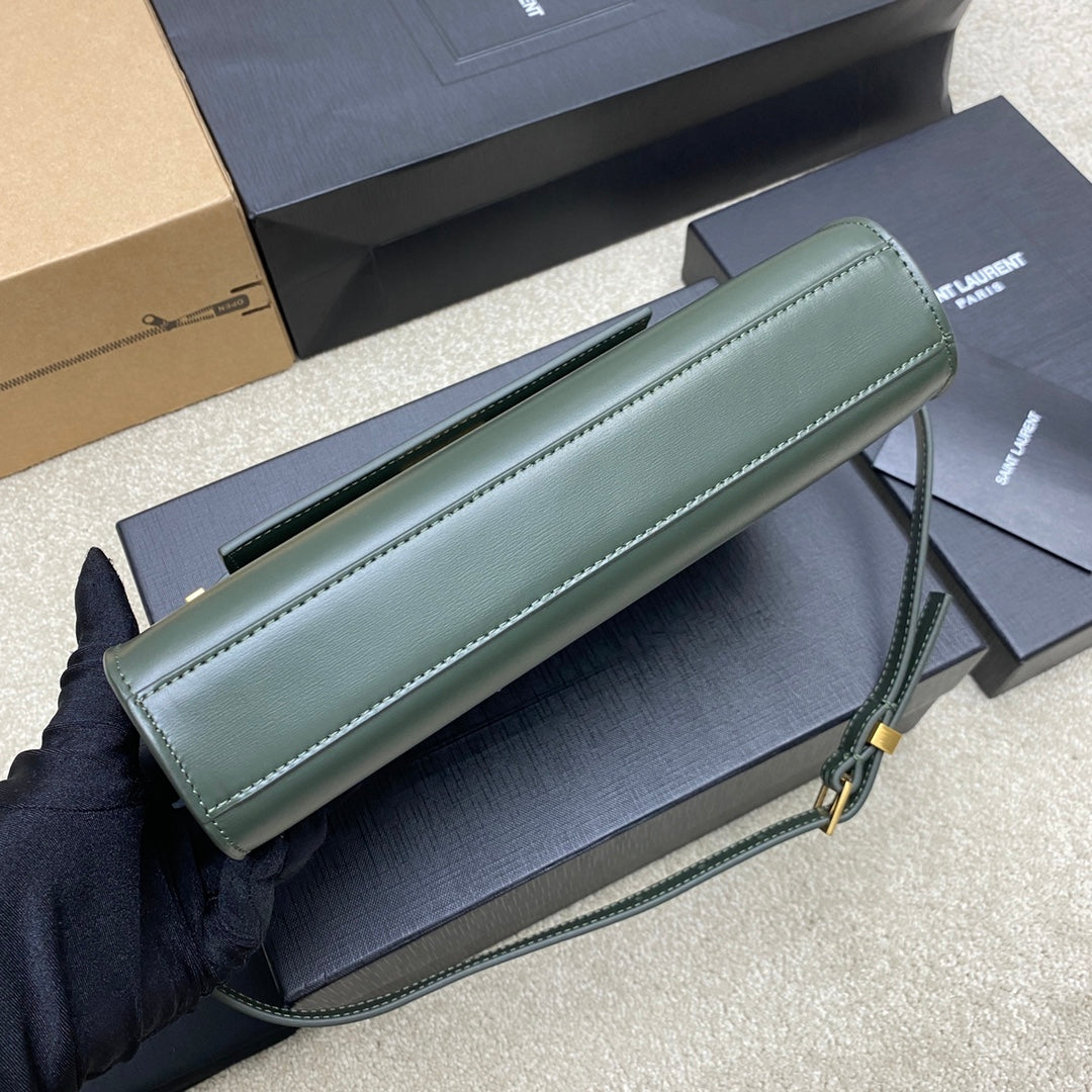 LUXR179