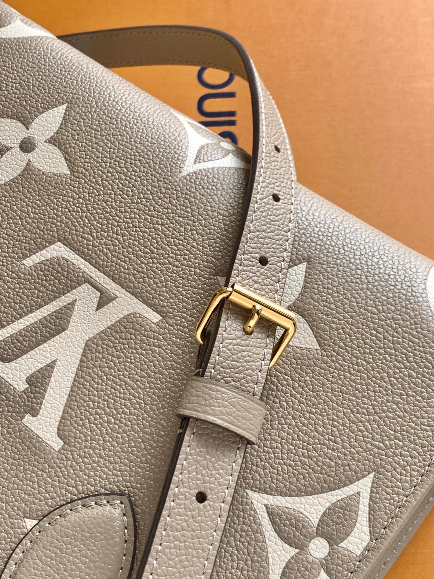 LUXR9