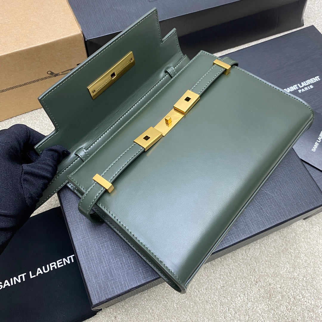 LUXR179