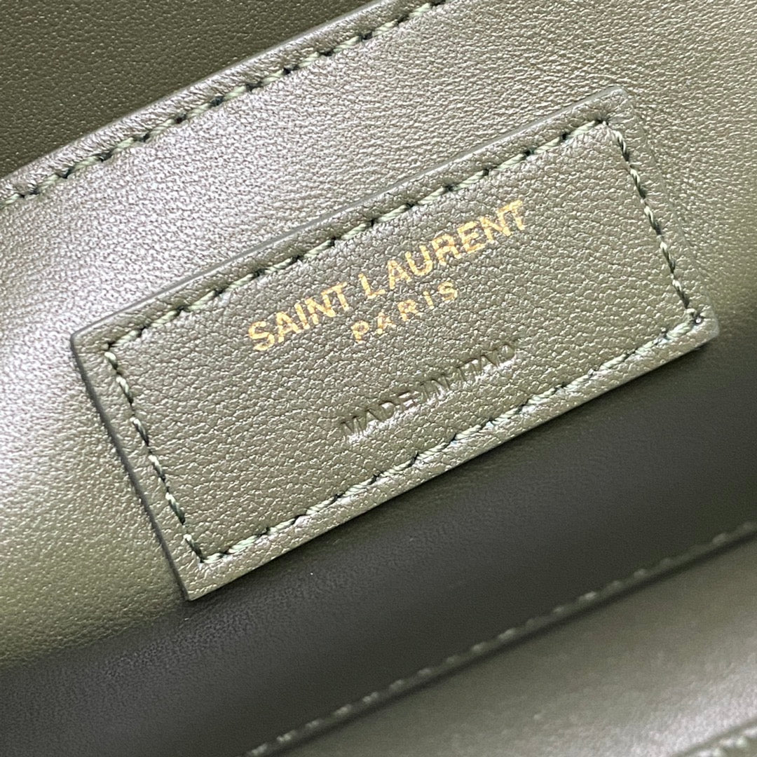 LUXR179